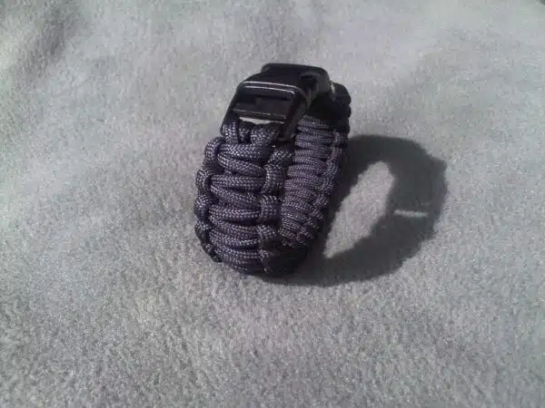Paracord armband