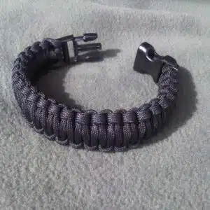 Paracord armband
