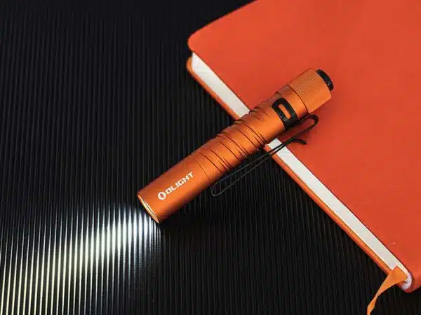 olight i3t zaklamp oranje